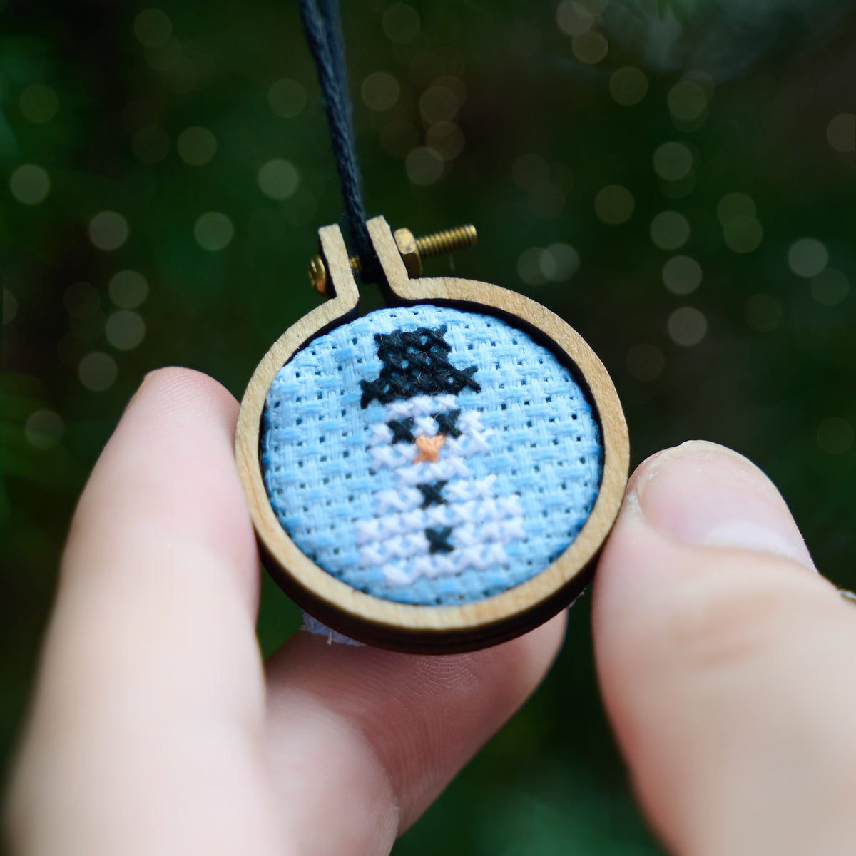 Make Your Own Christmas Bauble Let It Snow Cross Stitch Kit