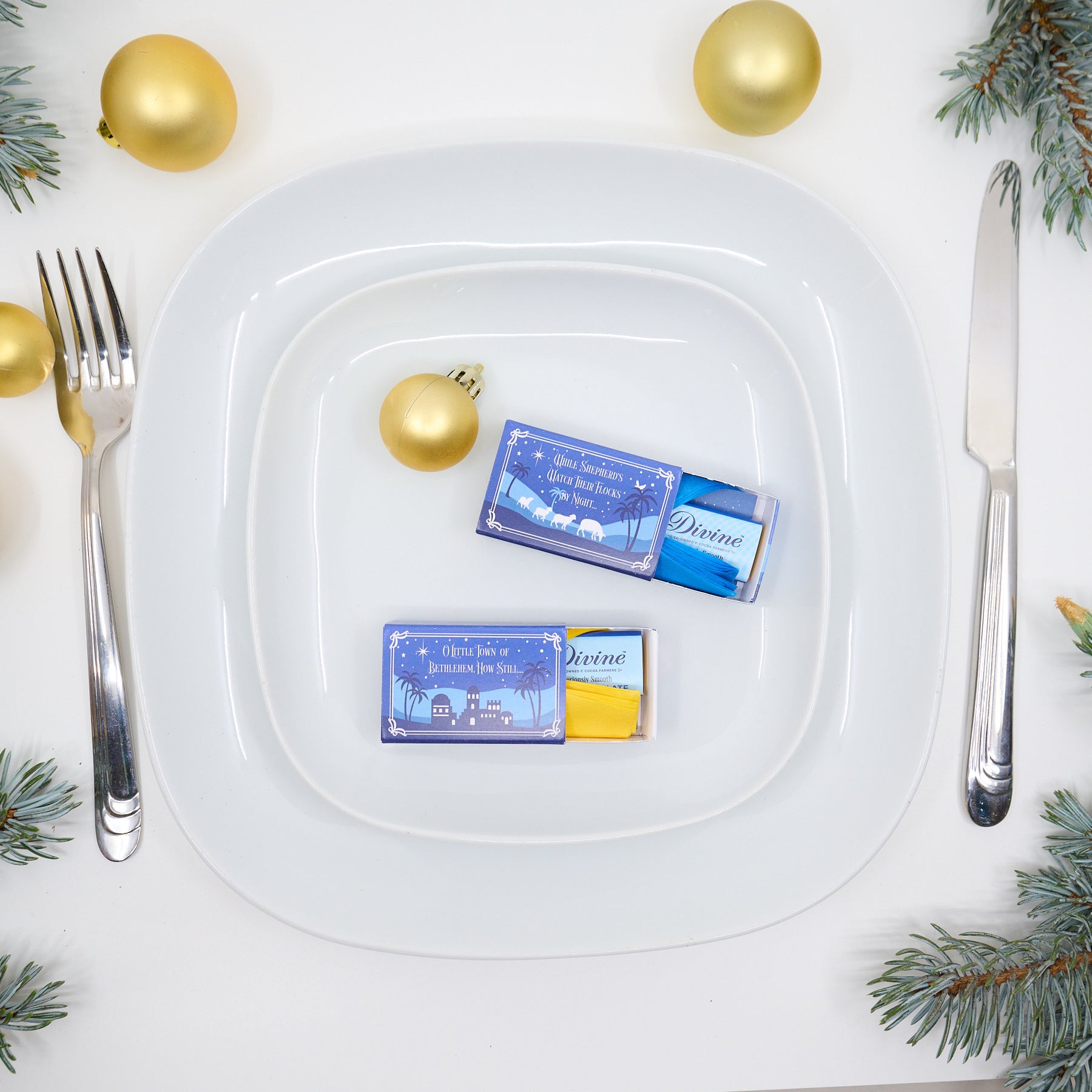 Six Alternative Christmas Crackers, Festive table decor