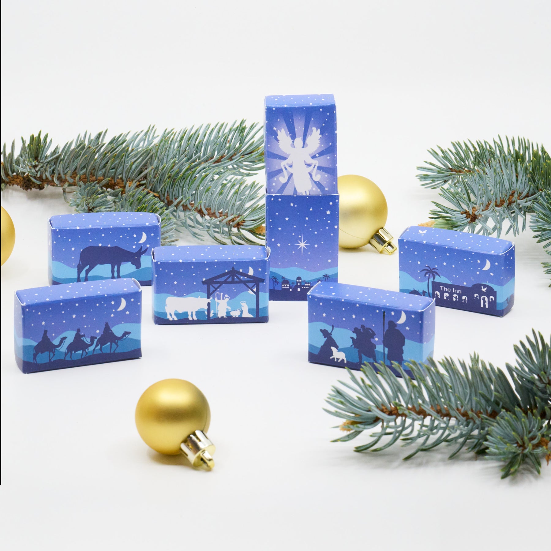Six Alternative Christmas Crackers, Festive table decor