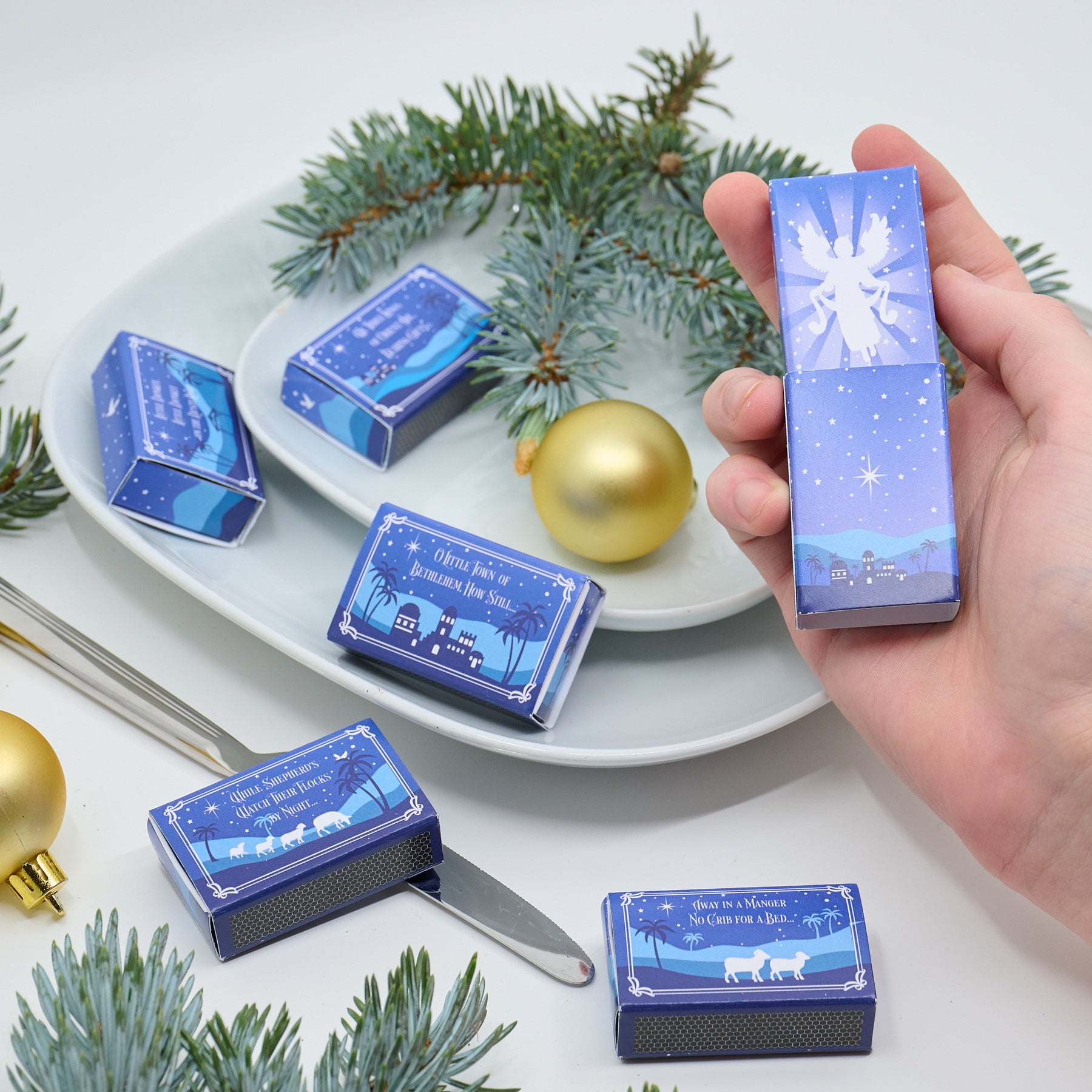 Six Alternative Christmas Crackers, Festive table decor
